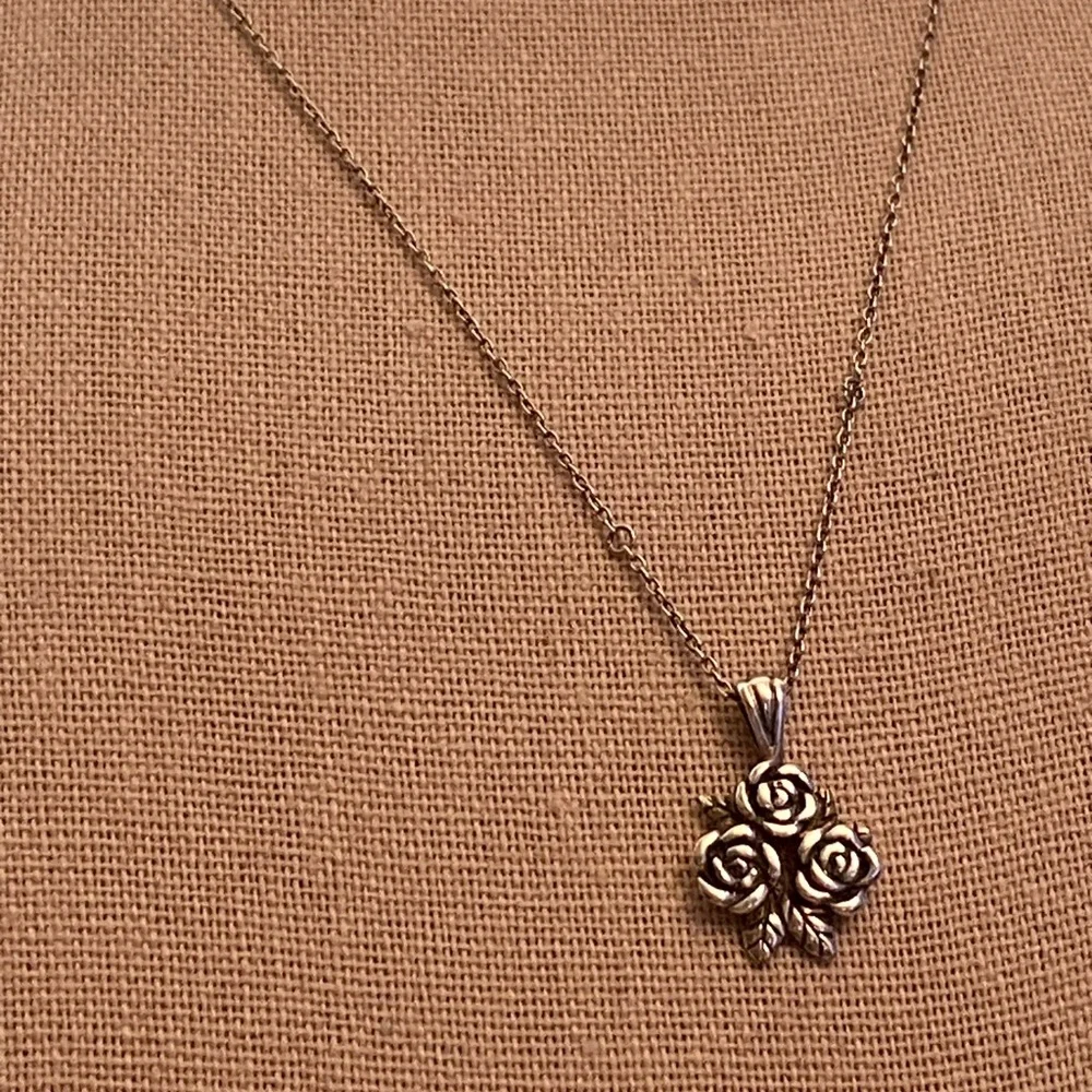 Beautiful 925 Sterling Silver Rose Pendant with no chain - Picture 2 of 8